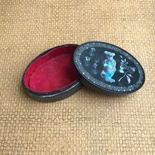Scatola vintage cinese lacca perla intarsiata scimmia forma ovale gioiello portagioie vecchio