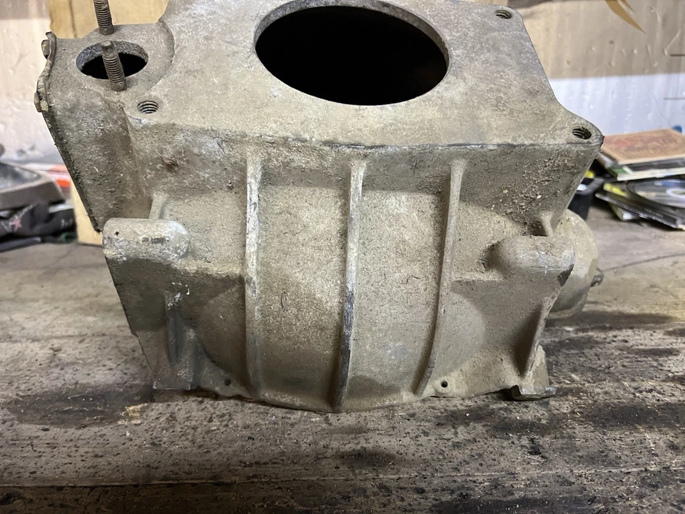 1985-93 Chevy S10 Blazer Truck Bell Housing GMC 2.8L V6 T5 GM Trans 15596765 OEM - Image 2 of 4