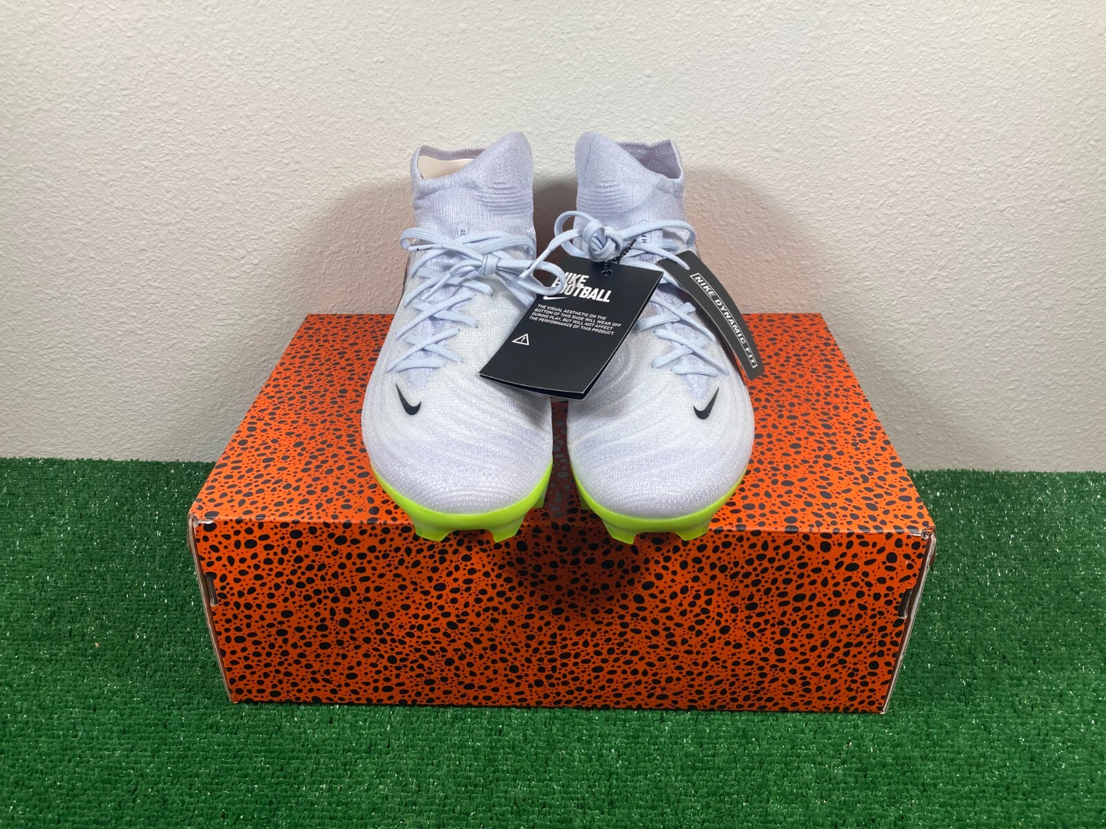 9.5 Men - Nike Phantom Luna 2 Elite FG Electric White Safari Soccer Cleats RARE image 5