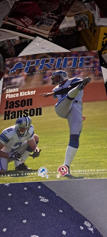 Lions Pride Magazine Issue 6 Nov 2004