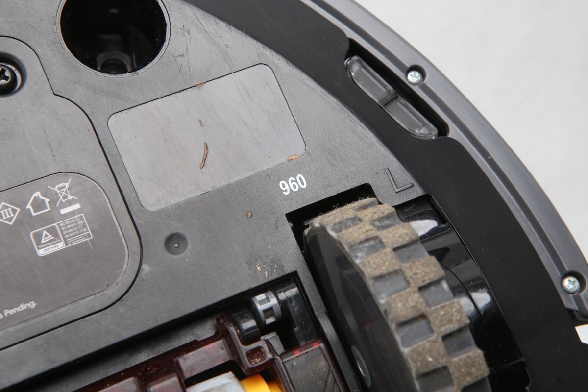 iRobot Roomba 960 Robot Vacuum Cleaner Wi-Fi Connected
