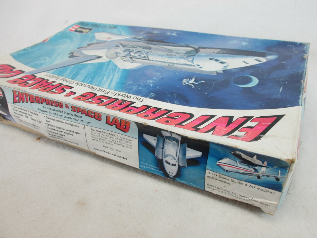 Vintage 1978 Revell Enterprise & Space lab plastic model kit