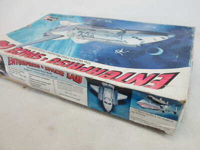Vintage 1978 Revell Enterprise & Space lab plastic model kit