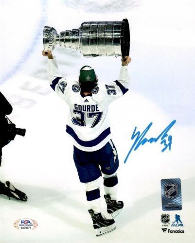 Yanni Gourde autographed signed 8x10 photo NHL Tampa Bay Lightning PSA COA - Afbeelding 1 van 2
