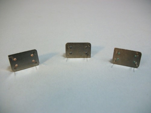 29 Thru-Hole Oscillators Electronics Microwave HAM Radio Statek,CTS,Kyocera NOS - Afbeelding 2 van 3