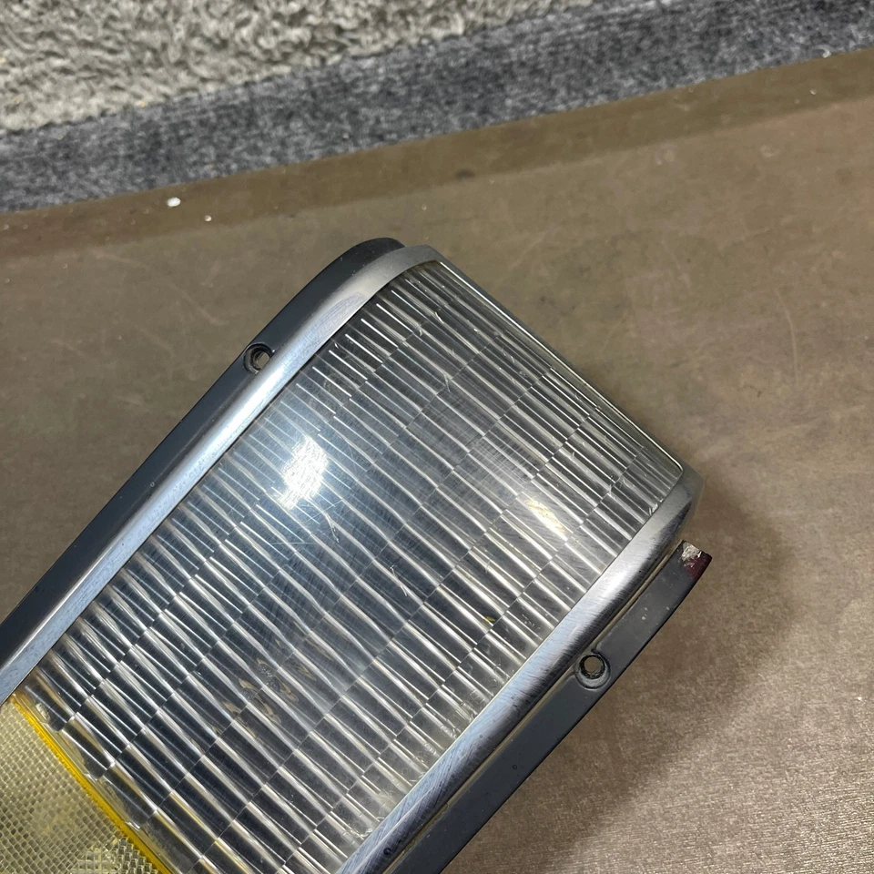 Cadillac Deville Fleetwood 89-93 tracción delantera derecha conductor marcador señal de giro lámpara Foto 3 de 4