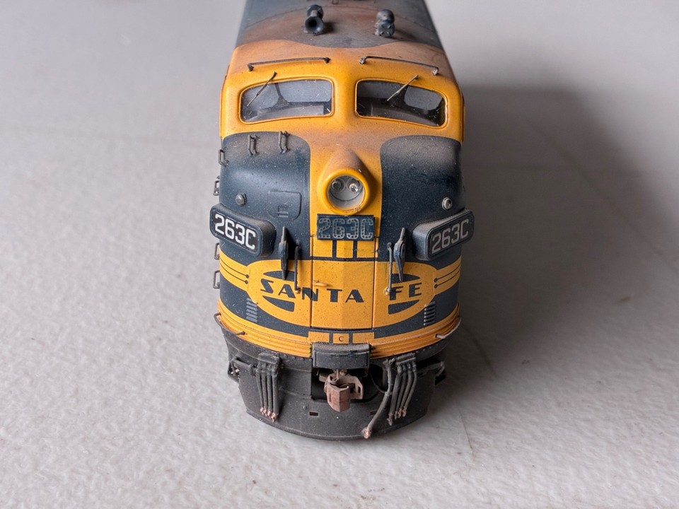 Athearn Genesis HO Scale Weathered Blue/Yellow Santa Fe F3A Powered ...