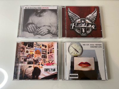 Vintage CD Album Lot Set Of 4 Rock Punk Pop Y2K 90s Simple Plan Hedley Chili Pep