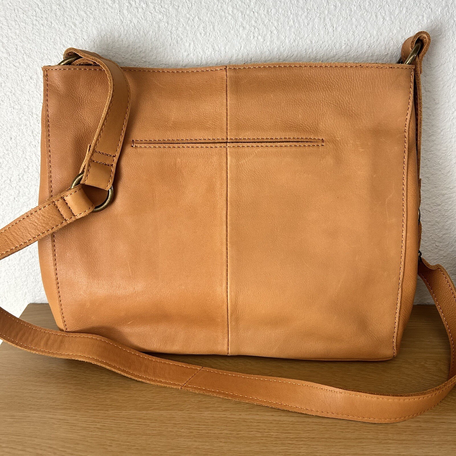 The Sak Heritage Leather Crossbody NWOT Medium Zipper British Tan