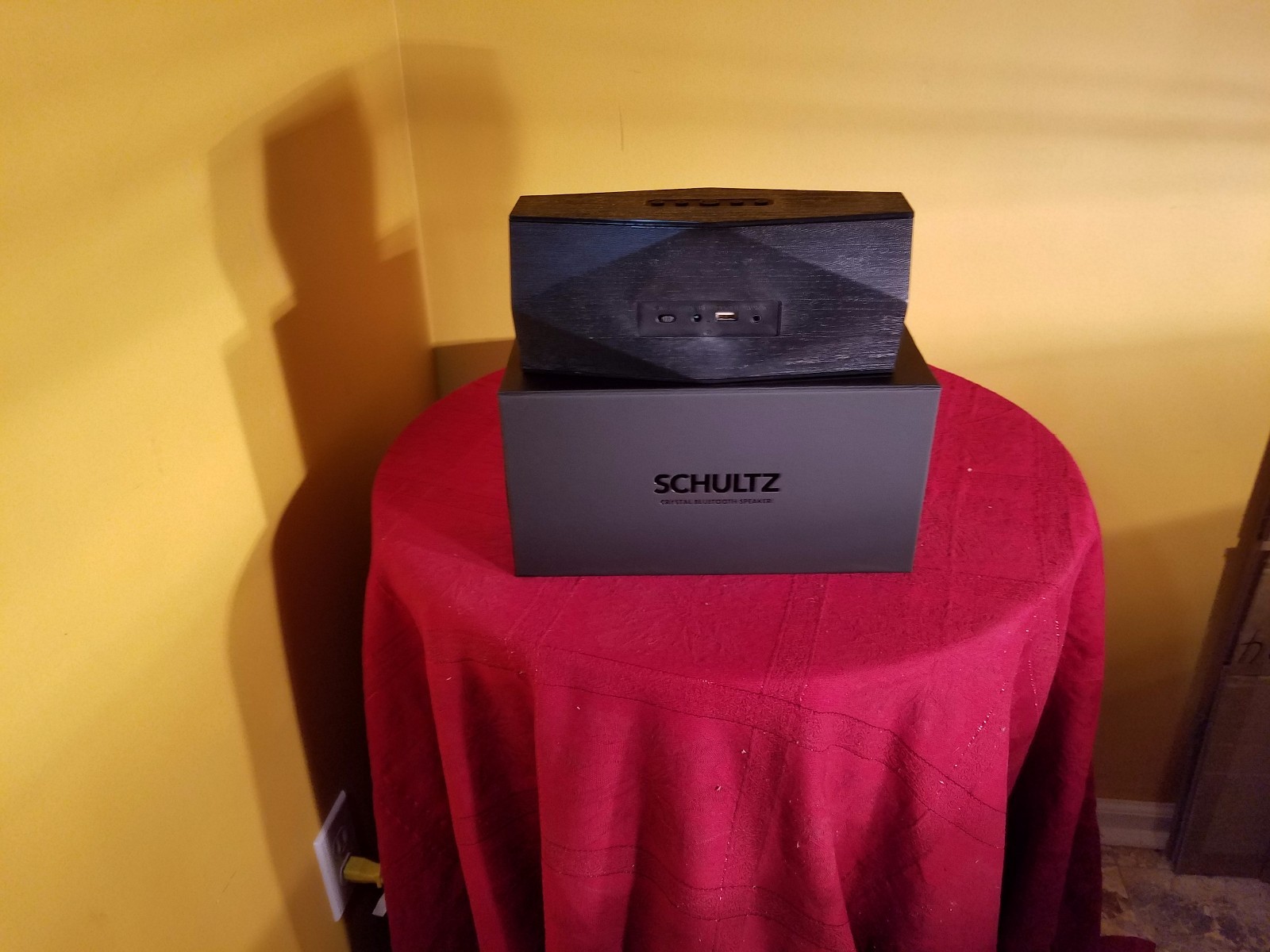 Schult Crystal Portable Bluetooth Speaker