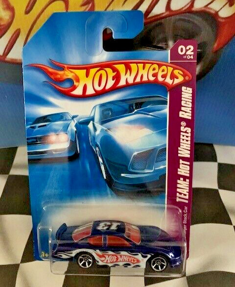 Hot Wheels 2008 Team: Hot Wheels Racing 2/4 146 2005 Dodge Charger Stock Car BLU
