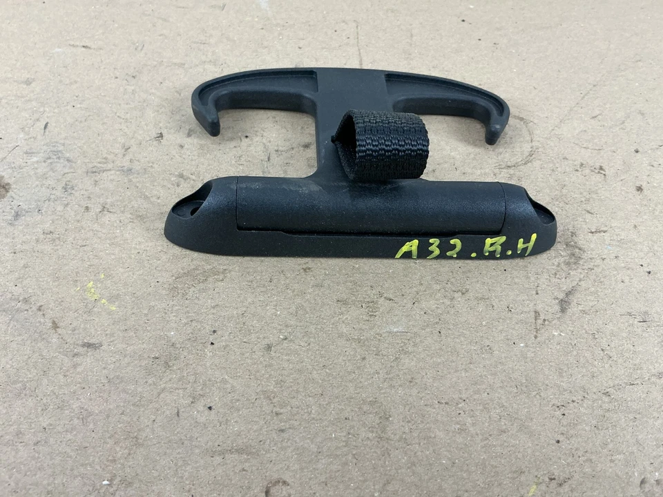 Gancho de amarre para equipaje de carga trasero derecho Audi A6 2012-2018 4G5867615 OEM Foto 4 de 4