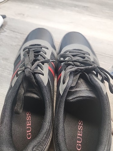 Guess Mens 10.5 Athletic Casual Shoes Black Gray Red - Picture 9 of 9