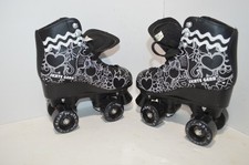 SKATE GEAR ROLLER SKATES BLACK WITH HEART DESIGN