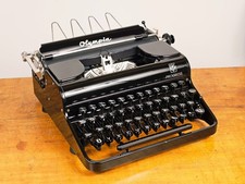 COLLECTIBLE TYPEWRITER OLYMPIA PROGRESS FROM CA. 1948  - NO RISK WITH SHIPPING thumbnail