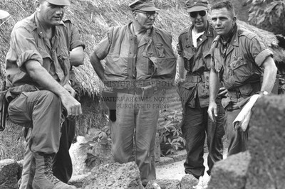 MAJOR GENERAL LEWIS FIELDS FIRST MARINE DIVISION VIETNAM 1966 4X6 PHOTO