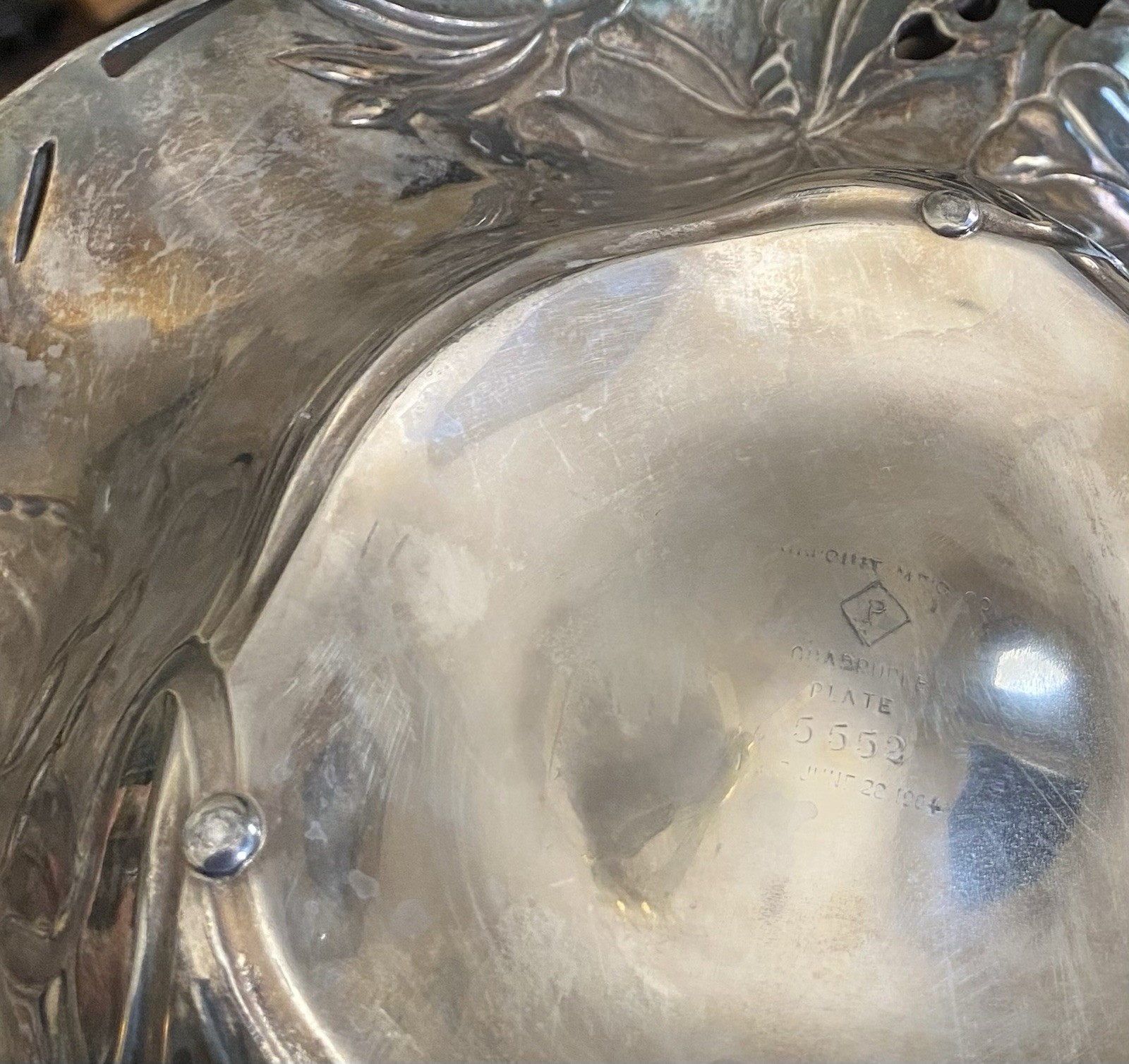 RARE Art Nouveau Serving Bowl. Quadruple Silver Plate. Pairpoint Co. Circa 1904