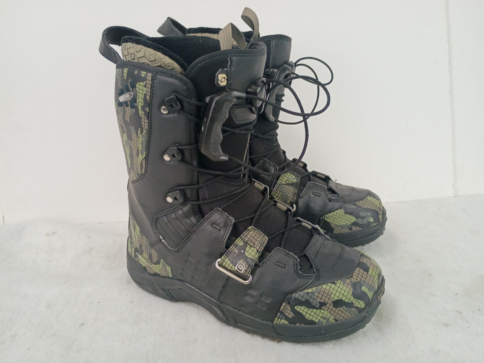 Stivali da snowboard Salomon da uomo US 10 Synapse neri mimetici Quicklace All Mountain