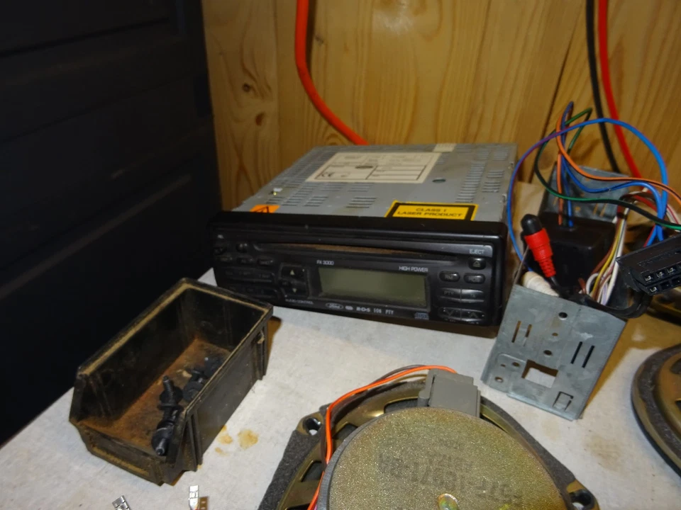 Ford Explorer original  Autoradio gebraucht mit CD Laufwerk von 1995 - Bild 4 von 4