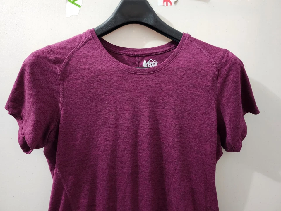 REI Coop Top Feminino M Ameixa Equilíbrio Manga Curta Exterior Ativo Elástico Mesclado - Imagem 3 de 4