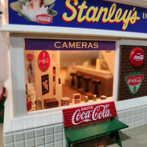 Danbury Mint Stanley's Coca-Cola corner drug store - Picture 8 of 14