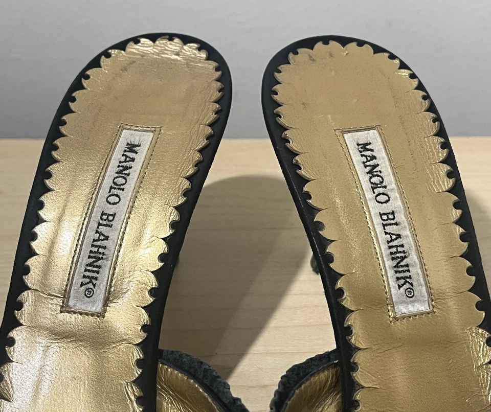 VTG 90’s Manolo Blahnik Black Suede Leather Open Mule 2” Kitten Heel Sandals 39 - Image 3 of 4