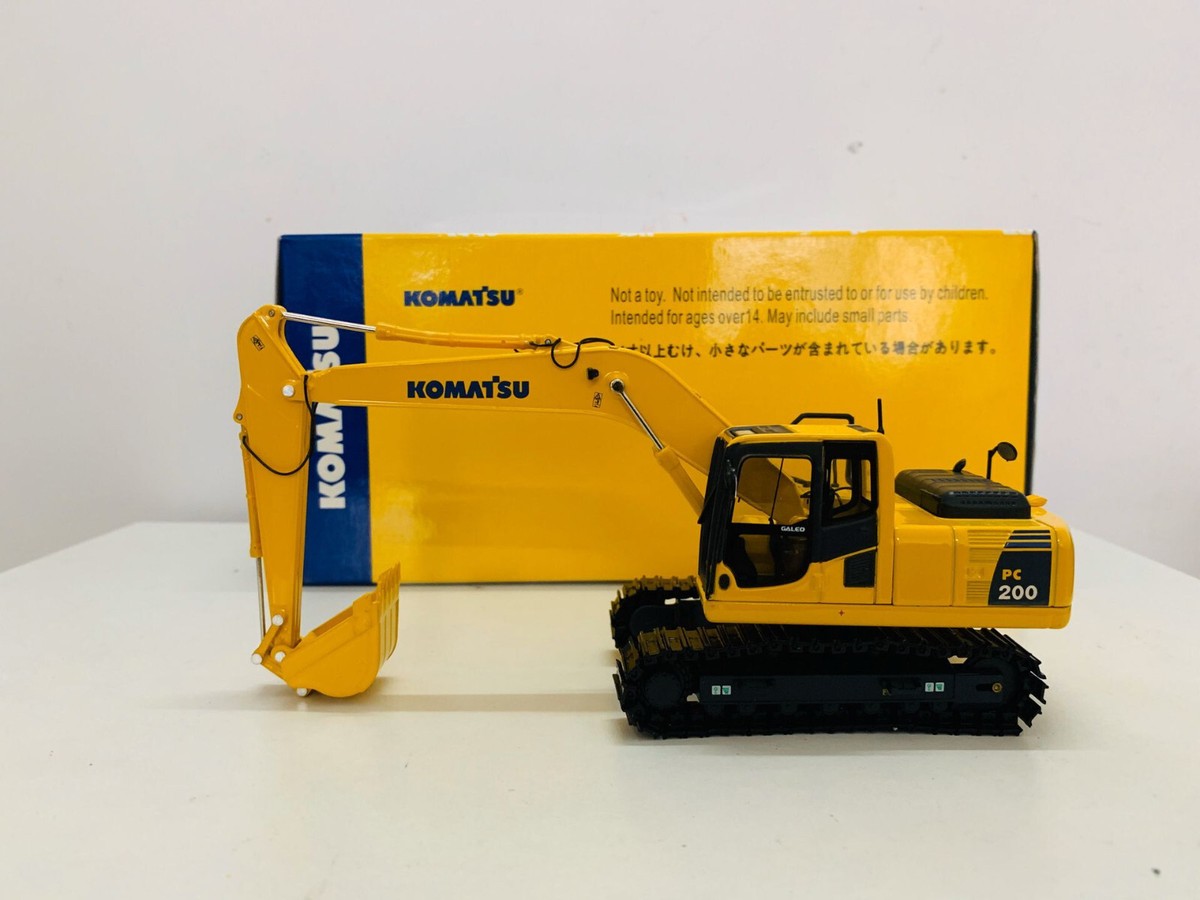 ミニカー KOMATSU PC200 1/50 Komatsu PC200 Excavator 1/50 Scale DieCast Model New in