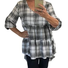 JM SPORTSWEAR NWT WOMENS BLOUSE CASCADING RUFFLE HI LOW HEM FLOWING BOTTOM MED