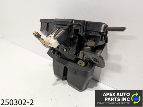 OEM 2011-2013 Ford Fiesta 1.6L 4 DOOR SEDAN Rear Trunk Latch - Picture 3 of 6