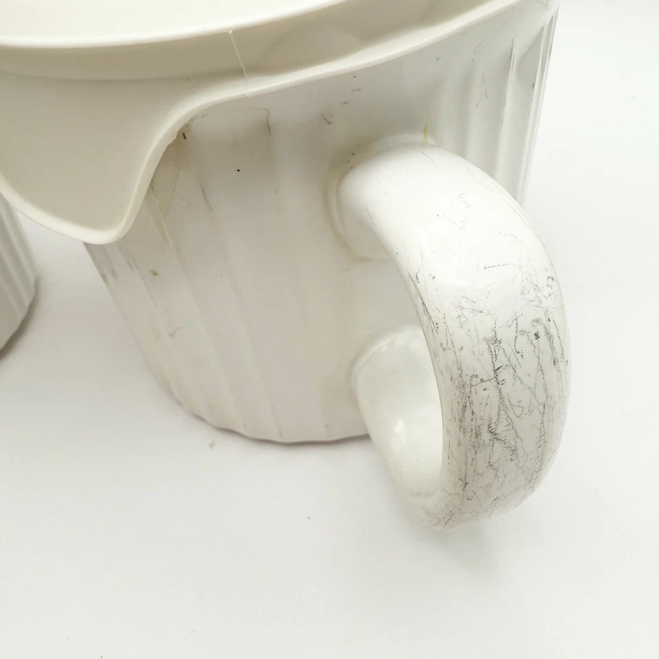 Французская белая кружка Corningware X4 с вентилируемой пластиковой крышкой 20 унций Различные условия - Изображение 4 из 4