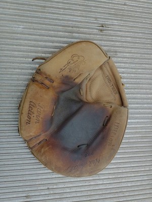 Vintage Wilson Hal Smith Catchers Mitt Model A2546 Air-Lite Handed Throw