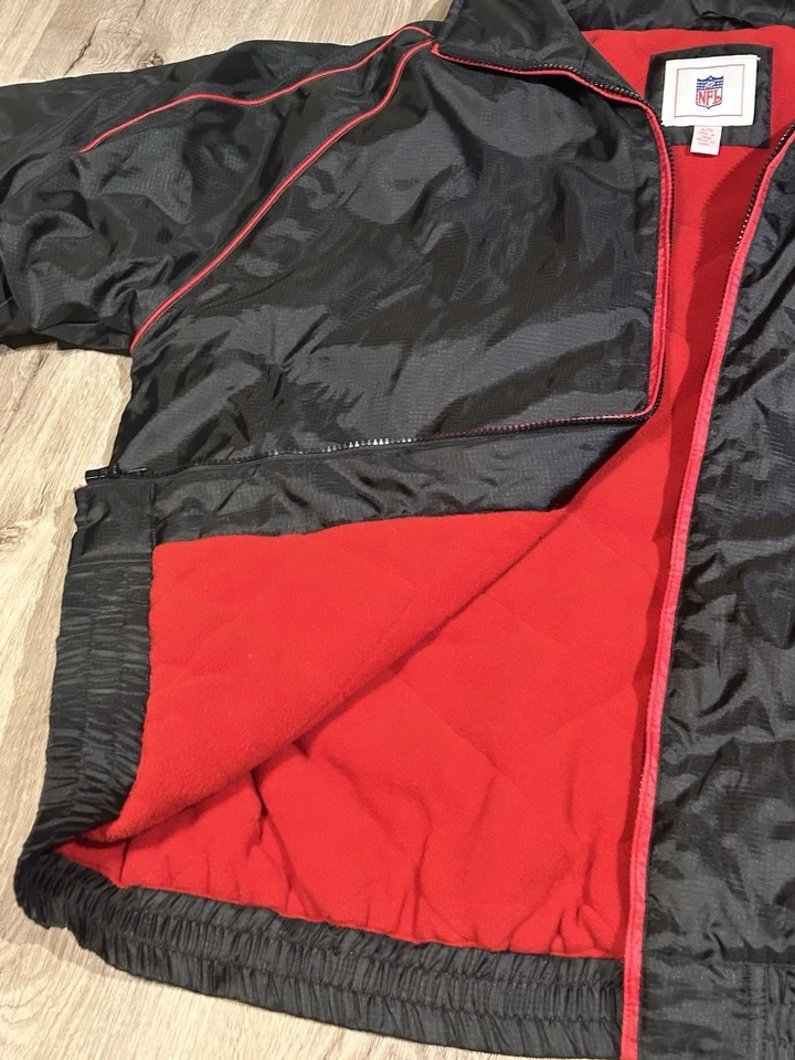 Vintage Tampa Bay Buccaneers Nylon Insulated Jacket Men’s Size Large - Image 4 of 4