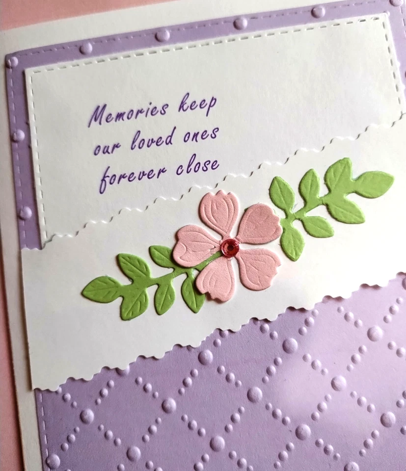 Tarjeta de condolencia por pérdida de madre o padre con versículo personalizado en el interior Foto 4 de 4