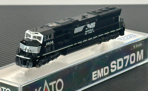 Kato 176-7503 EMD SD70M W/Flared Radiator Norfolk Southern Union Pacific N Scale - Imagen 8 de 17
