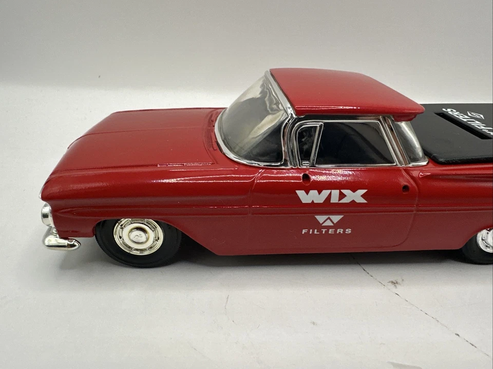 Ertl Wix Filters 1959 Chevy El Camino Banco Modelo Coche 1994 Banco de liberación con llave Foto 2 de 4