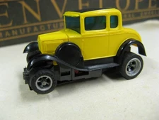 Aurora Vintage HO 1970 – 1977 Yellow 30 Ford Model A Ford Coupe, AFX