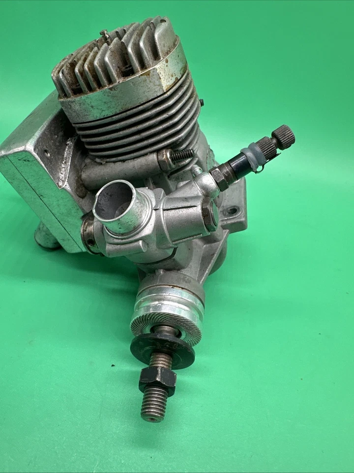 Thunder Tiger  Pro 91 Two STROKE with muffler rc engine/Works - Image 3 of 4