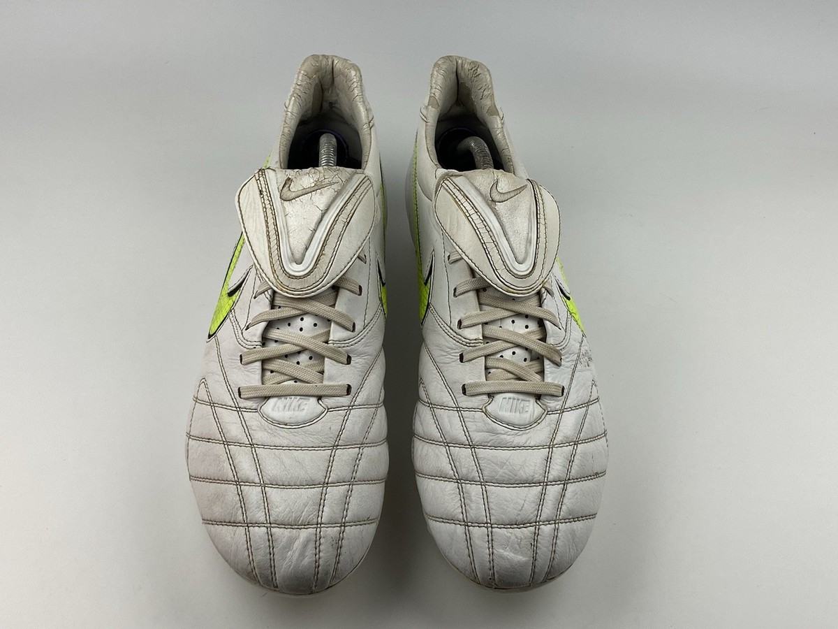 日本未発売　NIKE TIEMPO LEGEND Ⅲ SG Nike Tiempo Legend III Elite SG – Classic Soccer Cleats