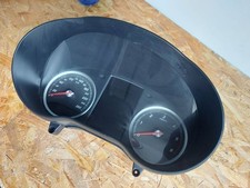 Mercedes-Benz C W205 2016 Diesel Mitte Geschwindigkeitsmesser Cockpit DDX4785