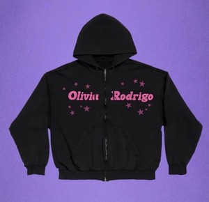 オリヴィアロドリゴ　スタジャン♡ OLIVIA RODRIGO♡ オリヴィアロドリゴ スタジャン♡ OLIVIA RODRIGO♡