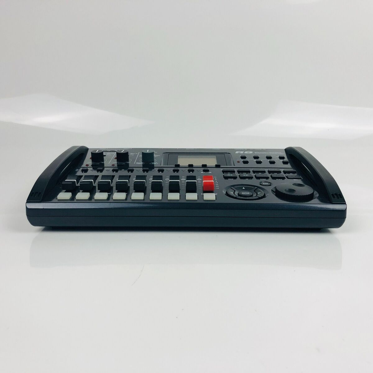 Zoom R8 Multitrack Digital Recorder 8-track MTR Sampler