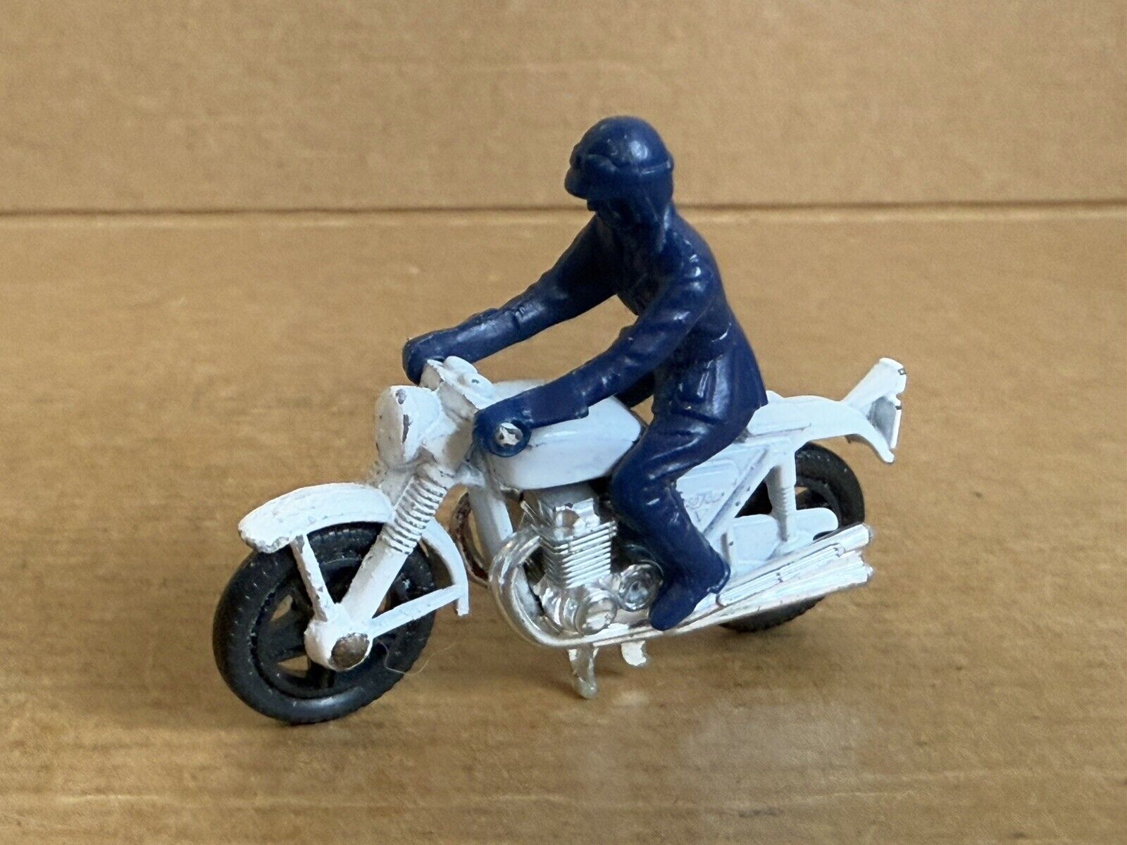 Matchbox 33e, Honda Police Bike - Free Price Guide & Review Matchbox 33e, Honda Police Bike - Free Price Guide & Review