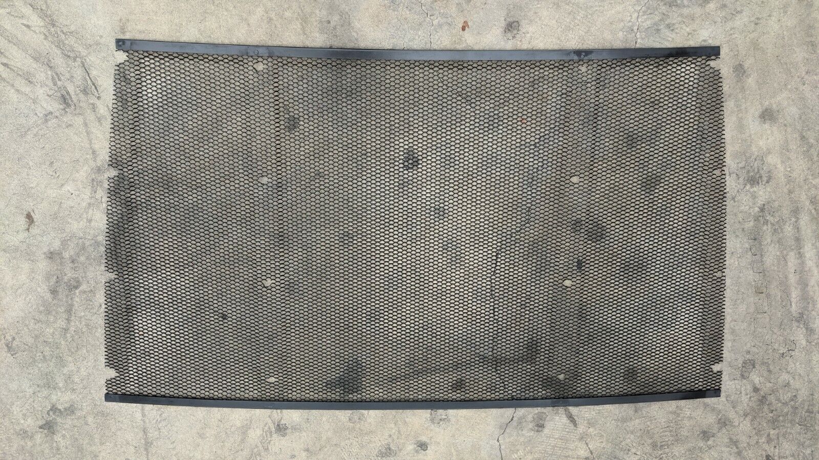 FERRARI 348 TS PARTS  ENGINE LID COVER GRID SCREEN 62237100
