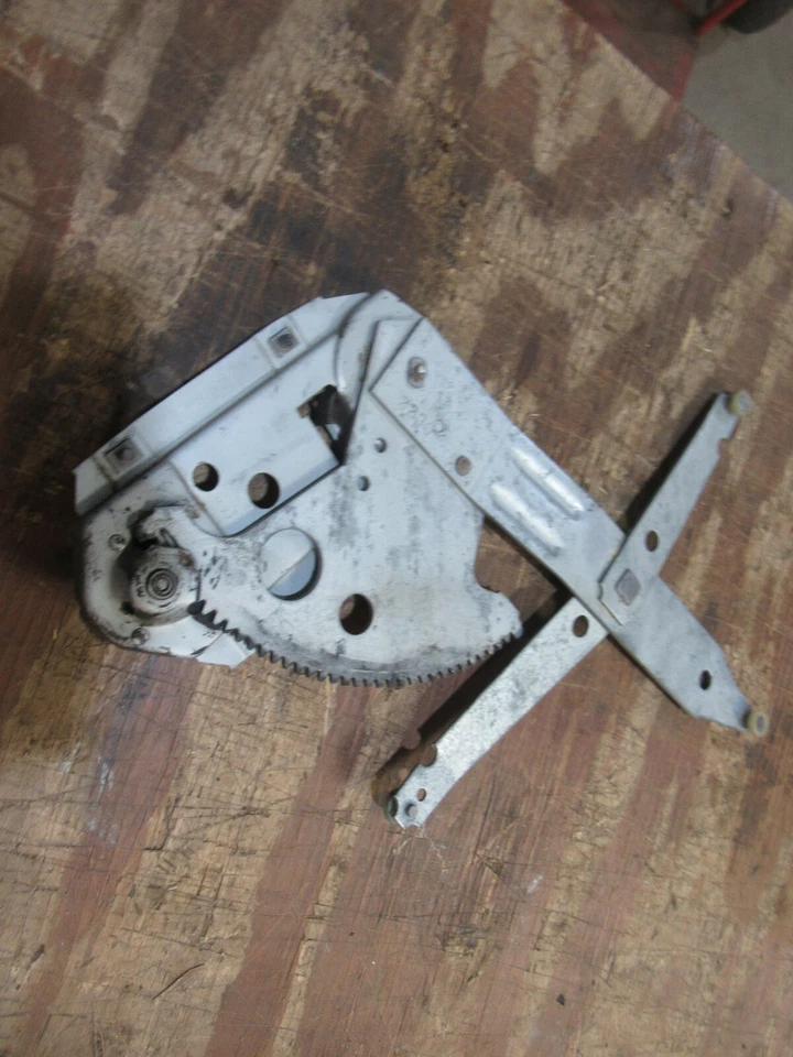 1970 庞蒂亚克 Catalina 4 门轿车窗调节器曲柄机构 PR — 第 2/2 张图片