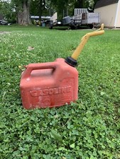 Vintage Chilton 1 1/2 Gallon Vented Pre Ban Gas Can Model P15 - Made In The USA