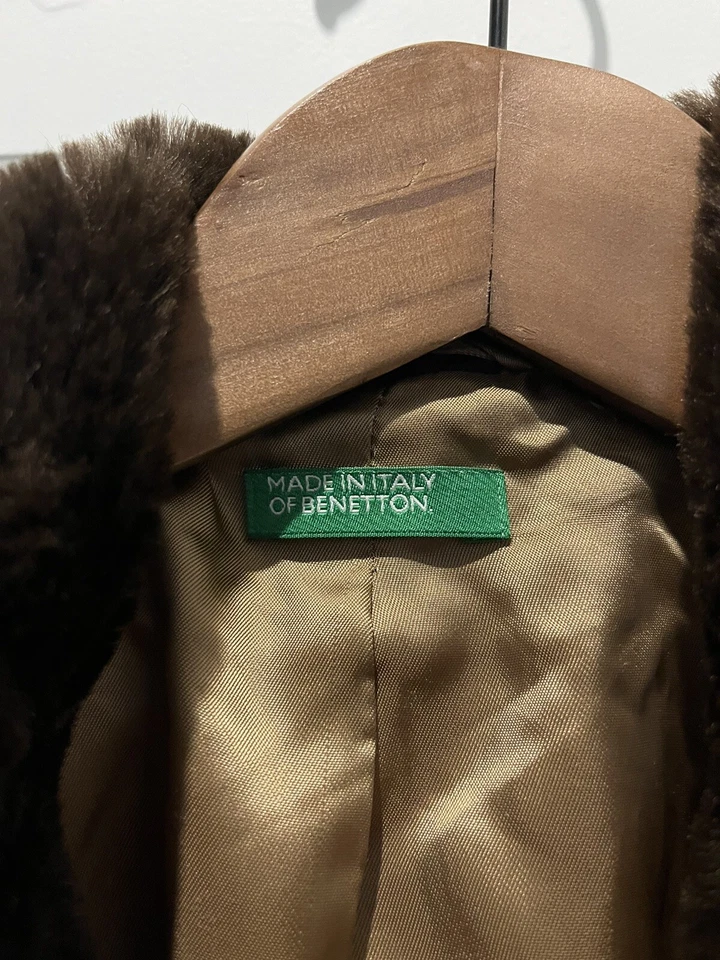 Gabardina de lana vintage United Colors of Benetton cuello de piel sintética Euro 42 Foto 4 de 4