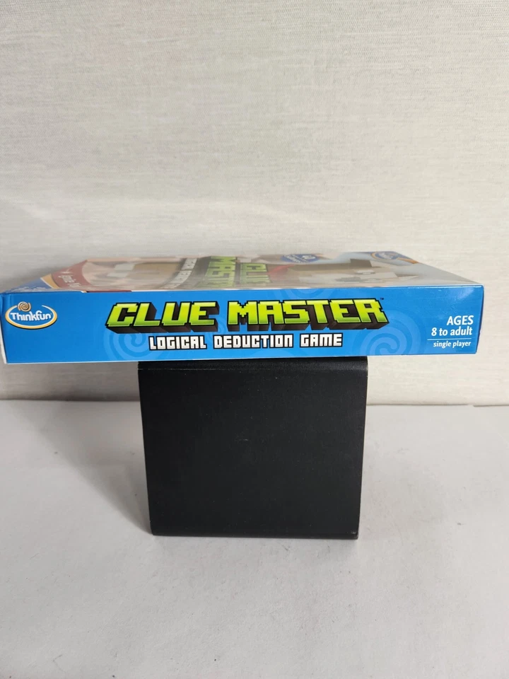 New Thinkfun Clue Master Logical Deduction Game Reasoning 40 Challenges - Image 4 of 4