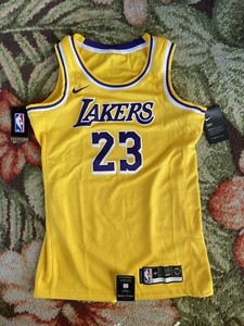 LeBron James #23 LAKERS GOLD SWINGMAN Jersey - NIKE NWT Size S (40 ... LeBron James #23 LAKERS GOLD SWINGMAN Jersey - NIKE NWT Size S (40 ...