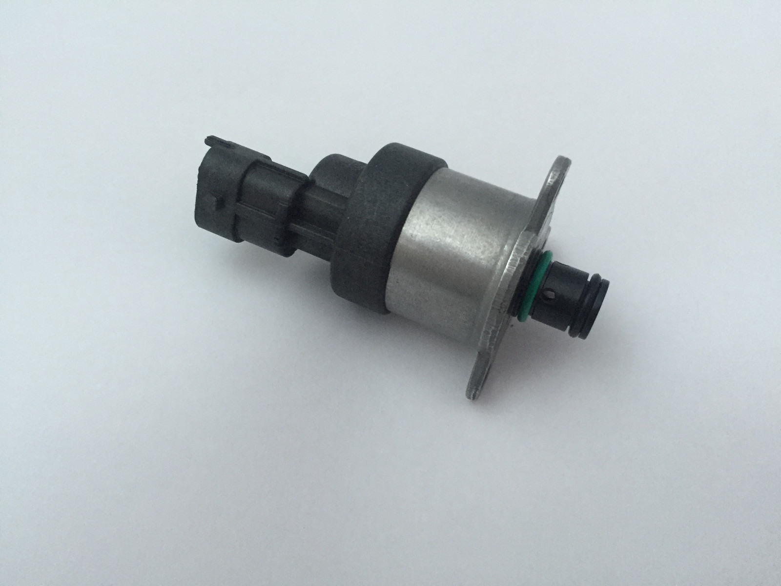 Brand New 0104 Duramax Diesel LB7 Fuel Pressure Regulator Chevy GMC