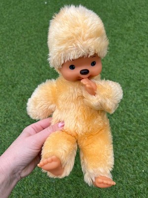 Vintage gelber Tiemi Monchhichi? Plüschpuppe Vinyl Gesicht Finger/Daumenlutschen
